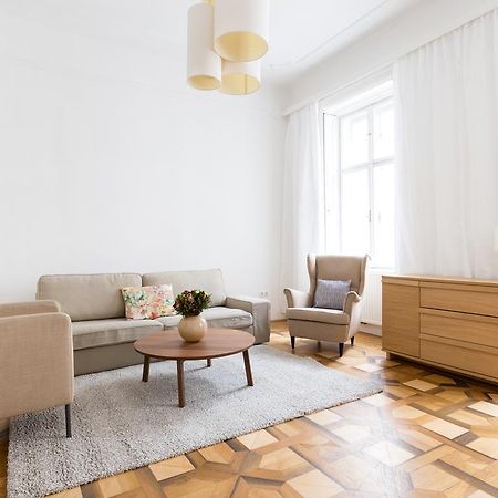 Heymi Apartments Stephansdom Виена Екстериор снимка