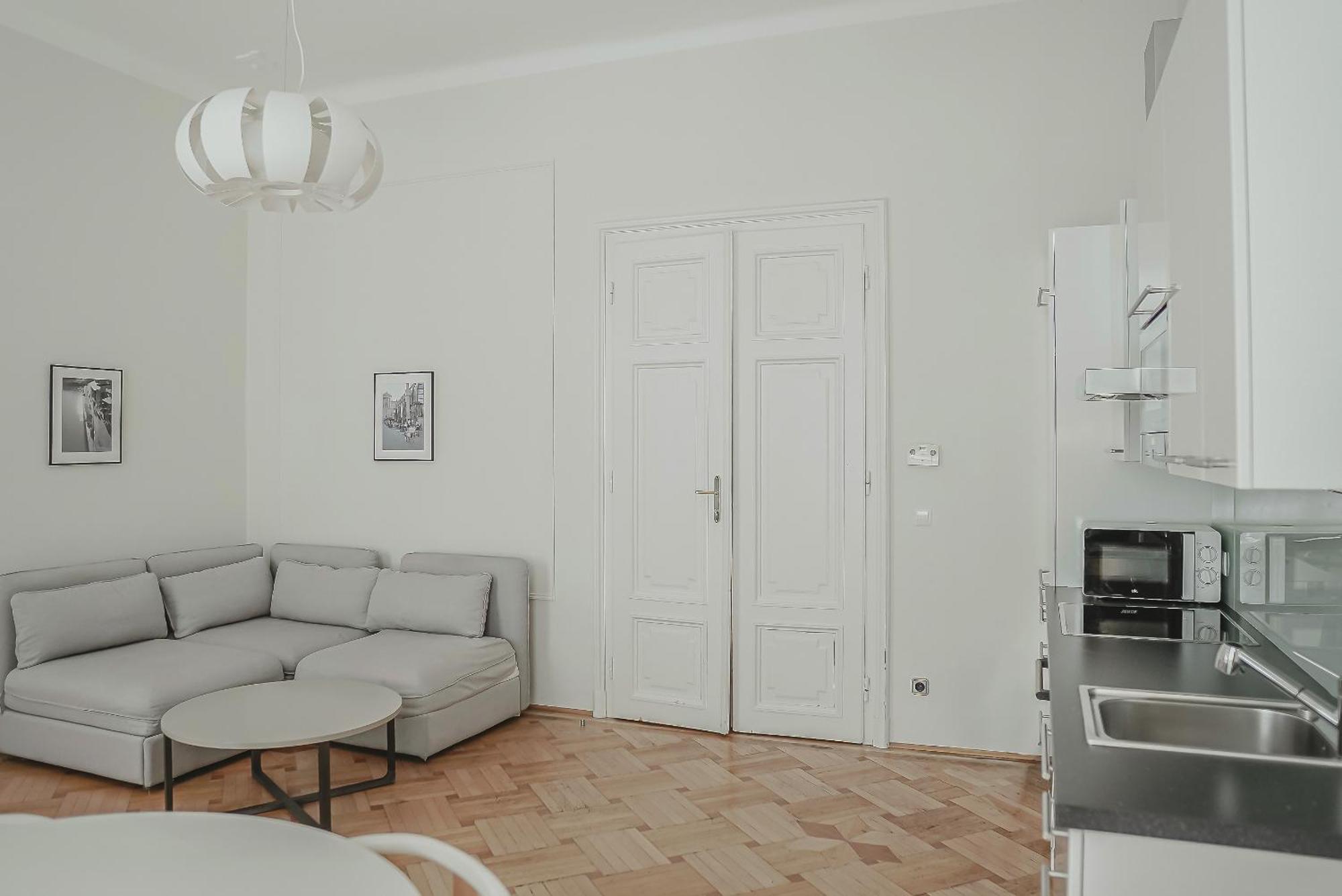 Heymi Apartments Stephansdom Виена Екстериор снимка