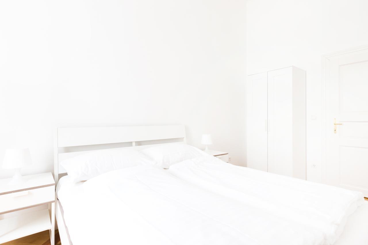 Heymi Apartments Stephansdom Виена Екстериор снимка