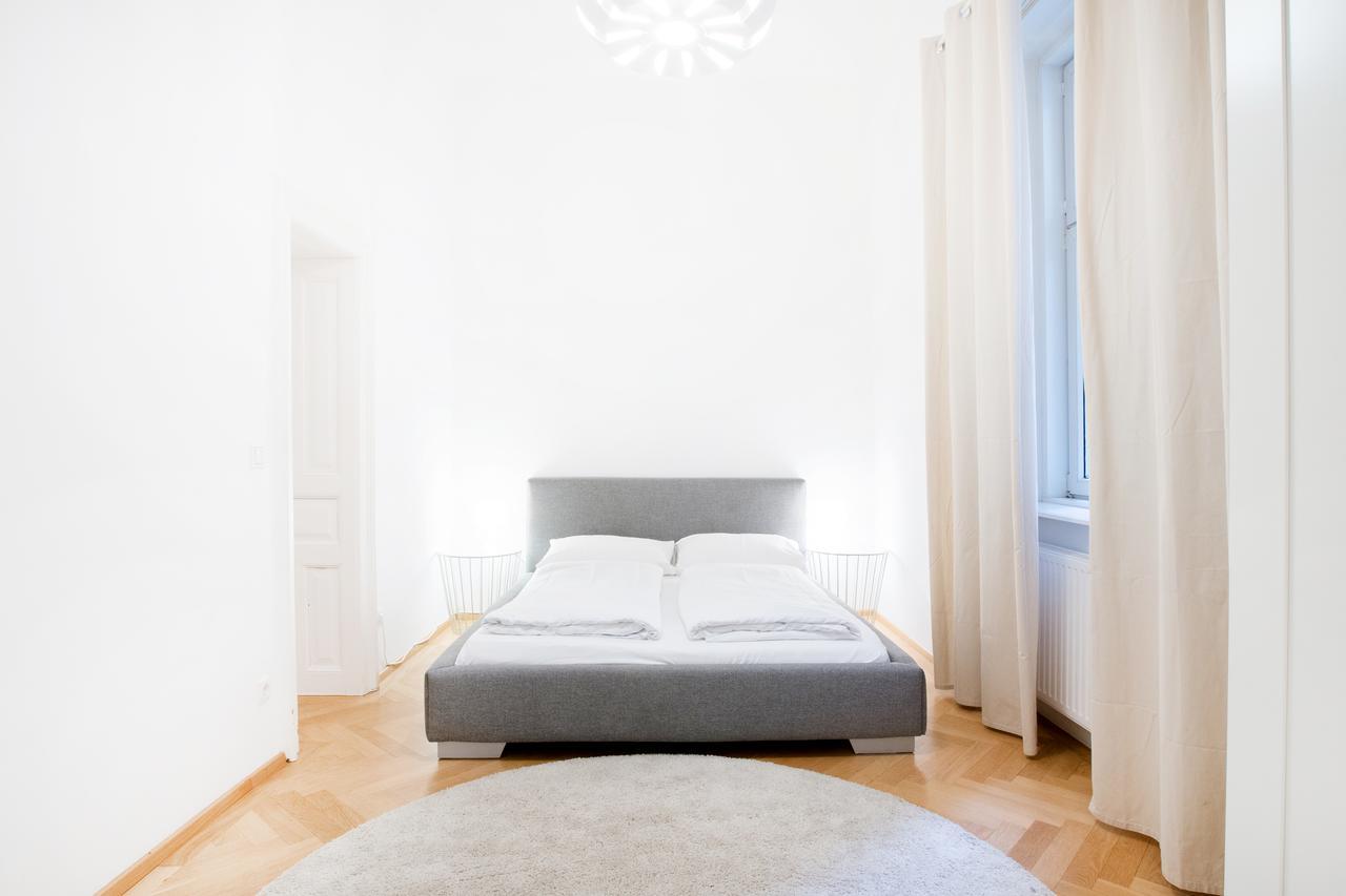 Heymi Apartments Stephansdom Виена Екстериор снимка